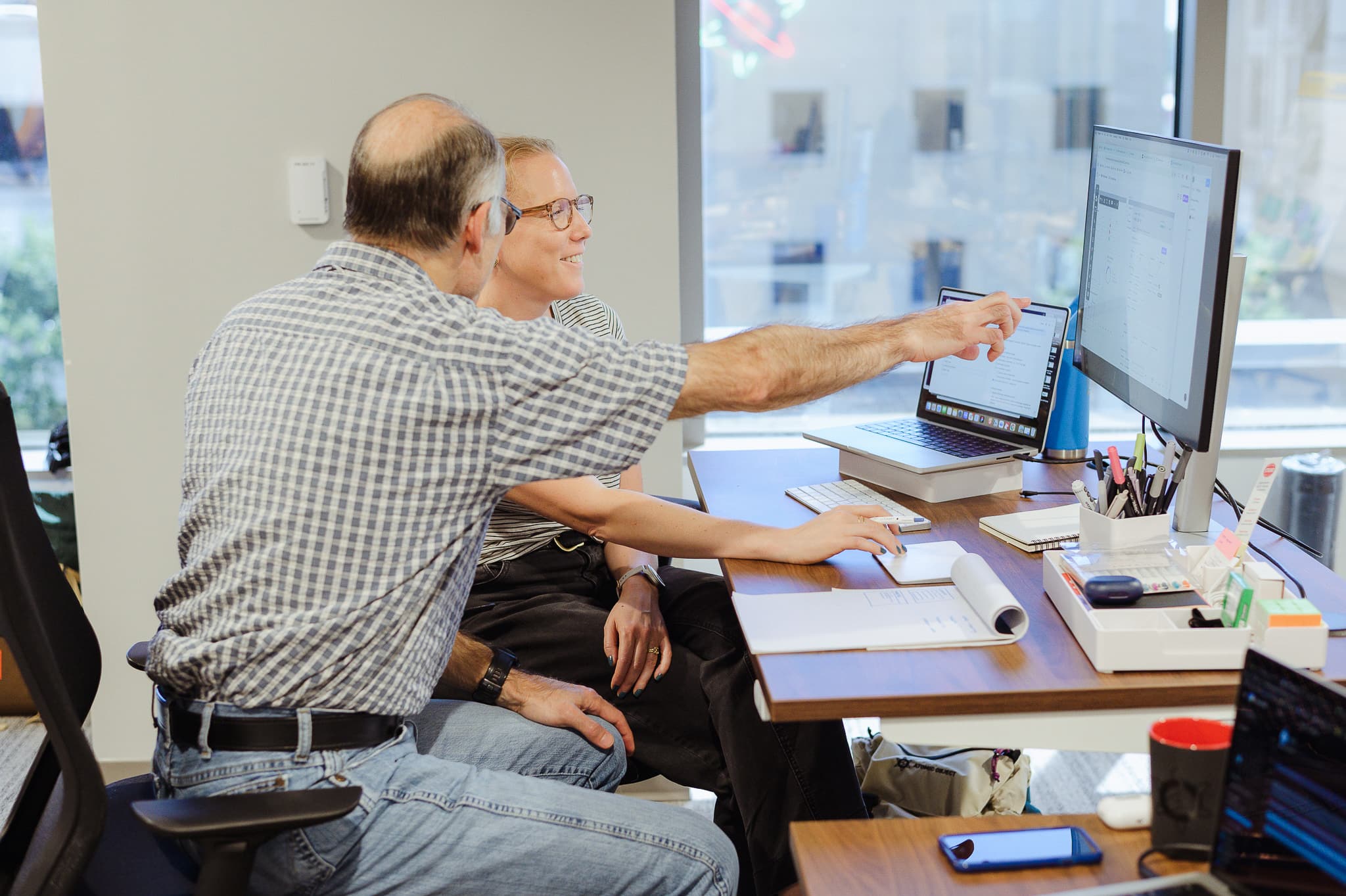 Author Ron Boling with a co-worker. Post title: AI Knowledge Base: Knowledge Dies When the Project Goes Live
